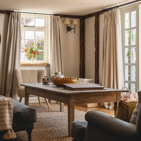 Cosy Cottage With Beautiful Garden, Hottub & Sauna Marden  Kültér fotó
