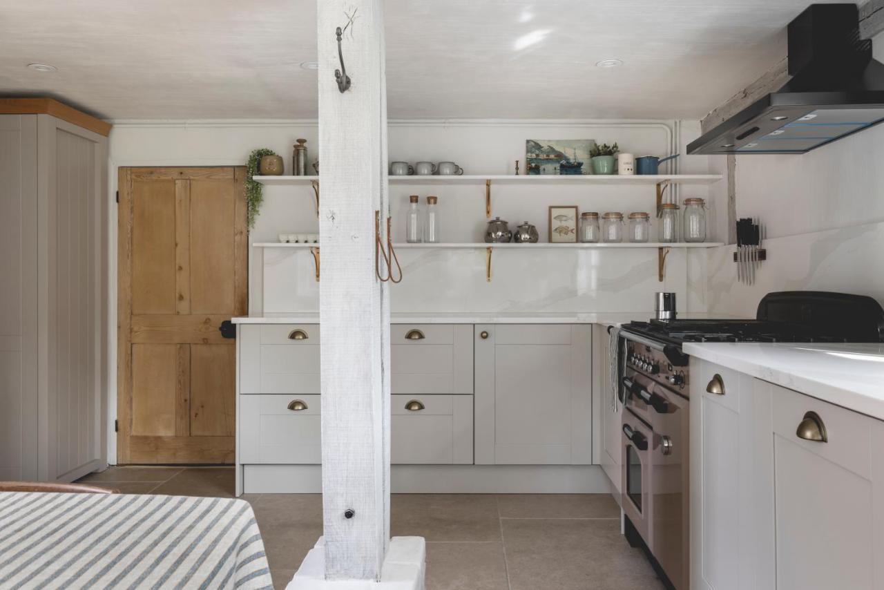 Cosy Cottage With Beautiful Garden, Hottub & Sauna Marden  Kültér fotó