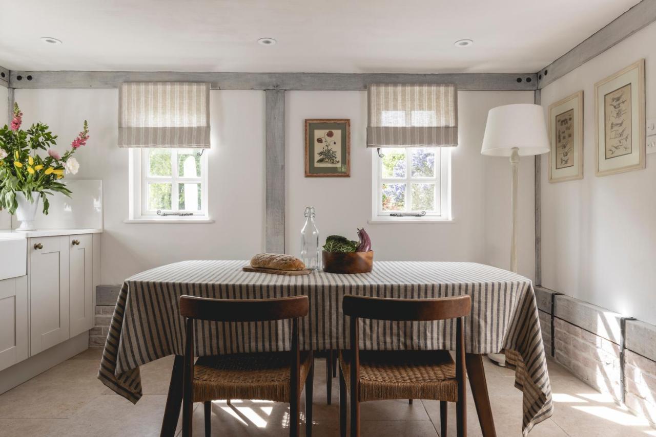 Cosy Cottage With Beautiful Garden, Hottub & Sauna Marden  Kültér fotó